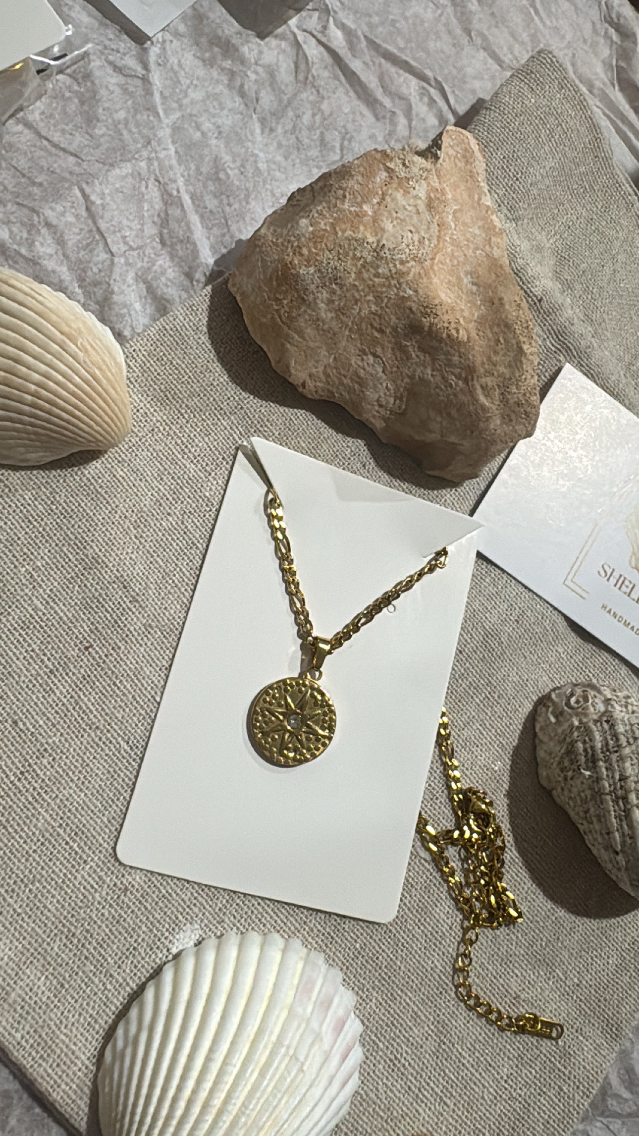 Vintage Style Round Necklace With Star