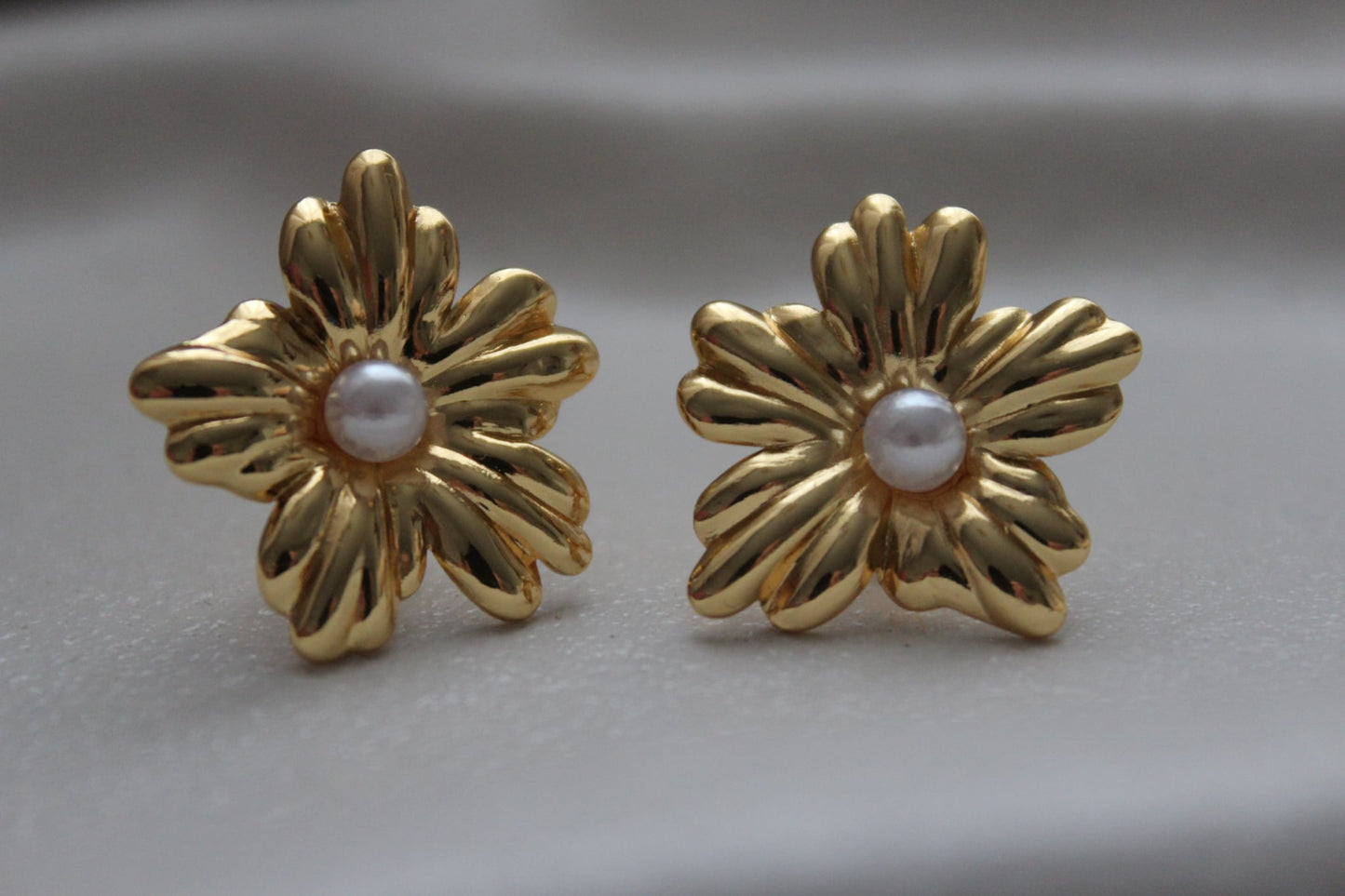 Flower Pearl Earrings