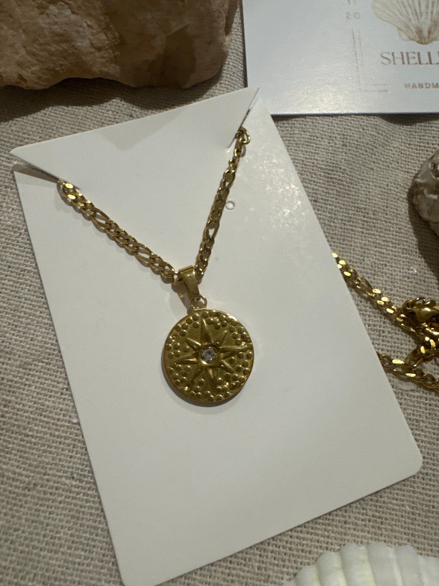 Vintage Style Round Necklace With Star