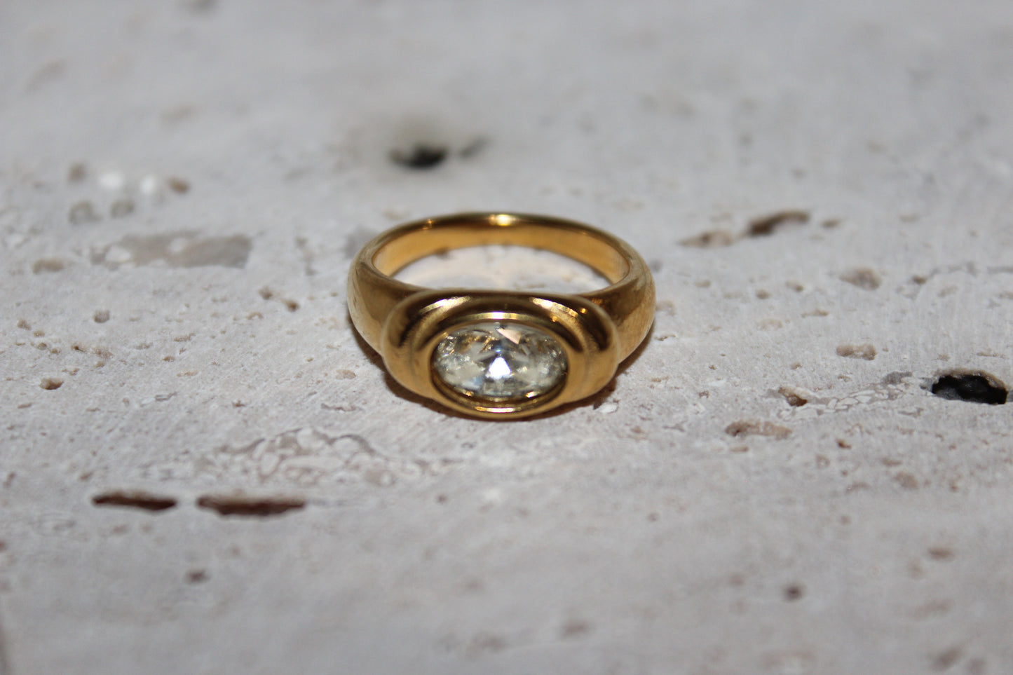 Gold Vintage Stone Ring