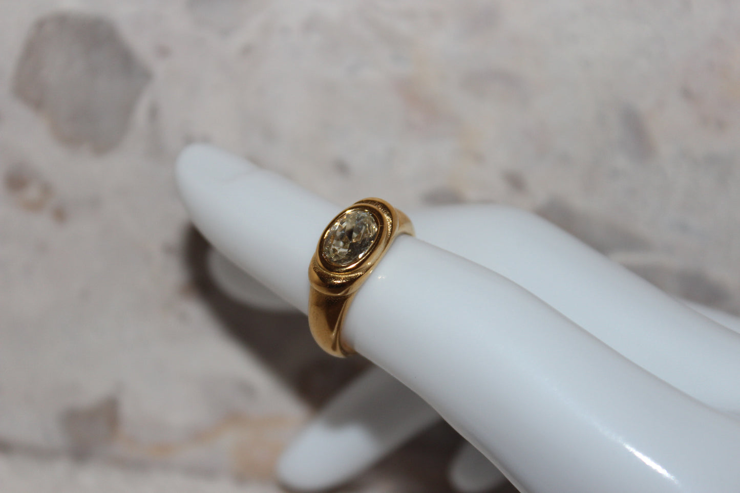 Gold Vintage Stone Ring