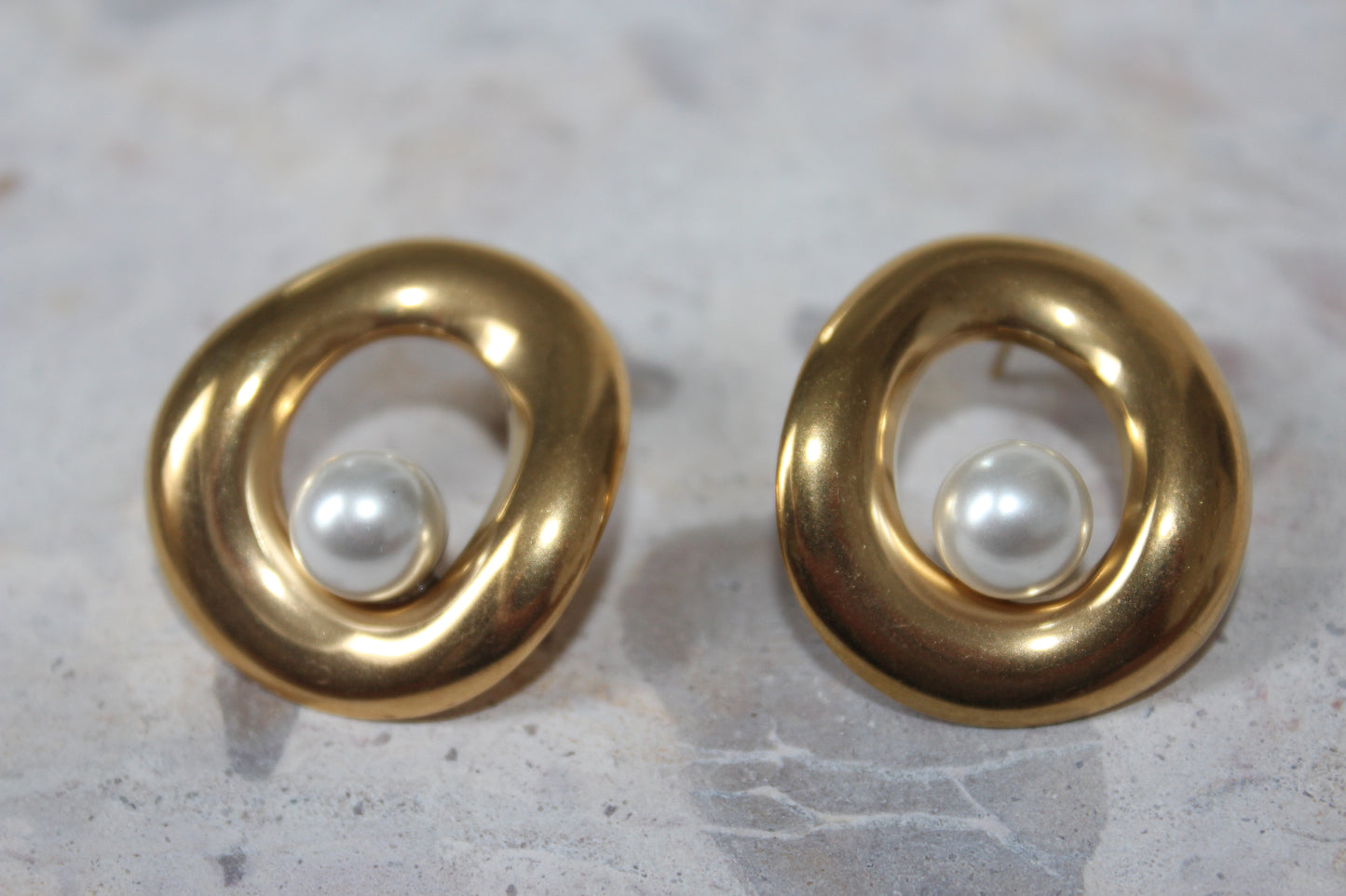Hollow Pearl Earrings